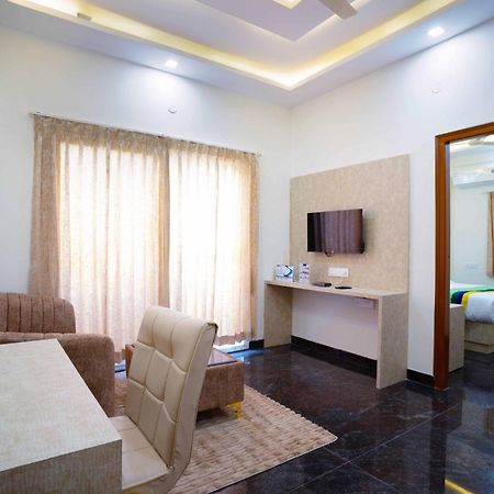 Treebo Galaxy Kings Suites, Hebbal 班加罗尔 外观 照片