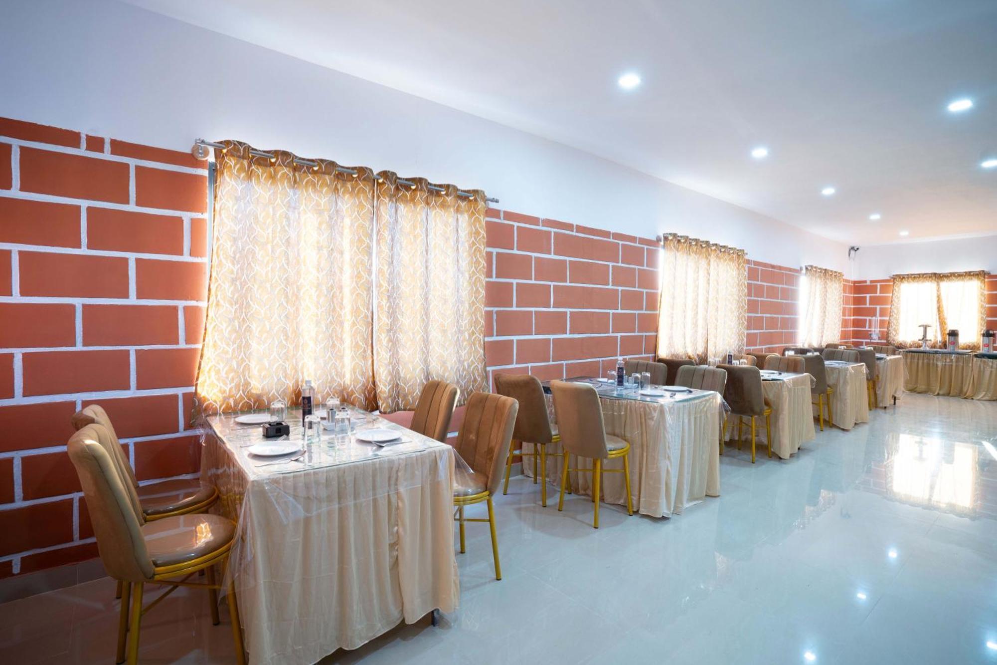 Treebo Galaxy Kings Suites, Hebbal 班加罗尔 外观 照片